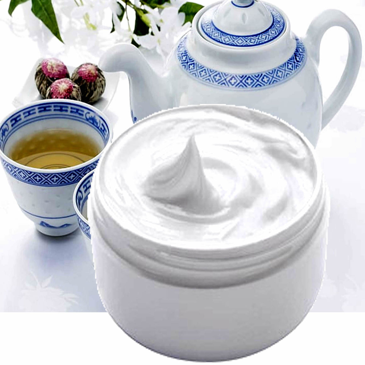 White Tea Hydrating vegan body and hand cream moisturizer. Handmade in Australia, cruelty free, long-lasting fragrance, perfect for all skin types and ideal as a gift for men or women.